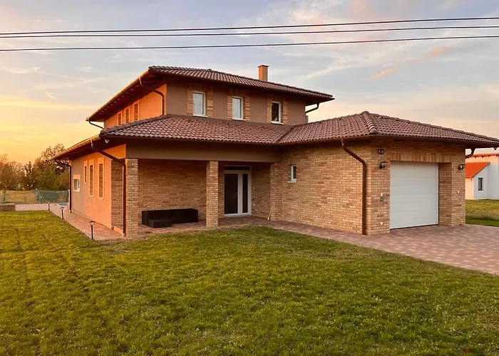 Virag Vendeghaz Σπίτι διακοπών Balatonszarszo